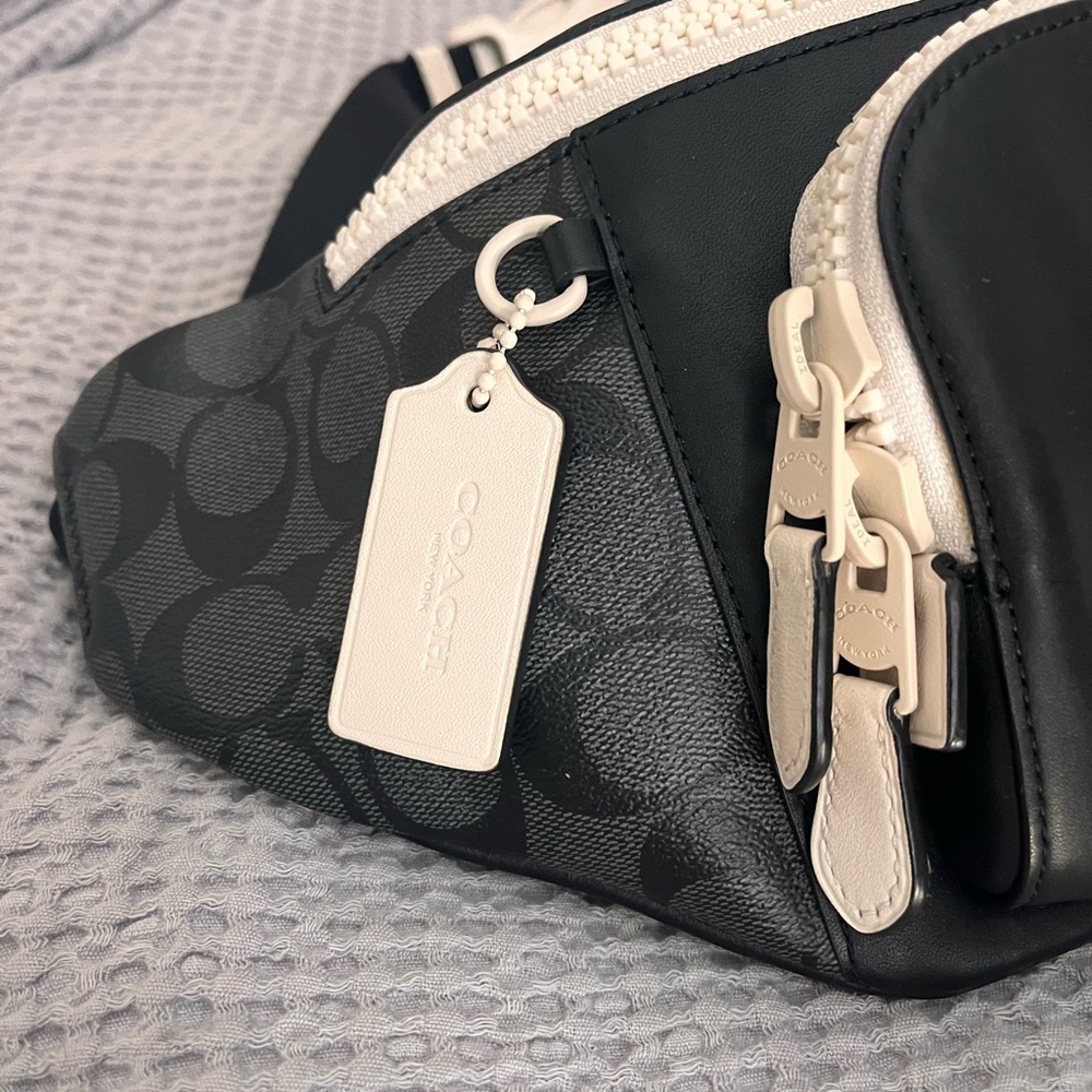 BRAND NEW Coach Belt Bag 35 - Picture 3 of 14